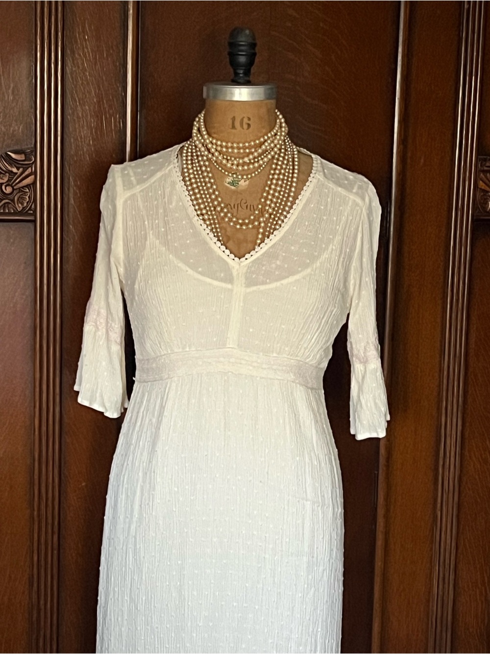 Knox Rose Cream Maxi Dress with V-Neck and Three-Quarter Sleeves Size M - Picture 3 of 9